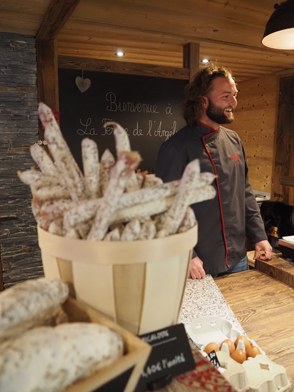 Notre boutique sera ouverte mardi 11 novembre et sera exceptionnellement fermée samedi 15 novembre